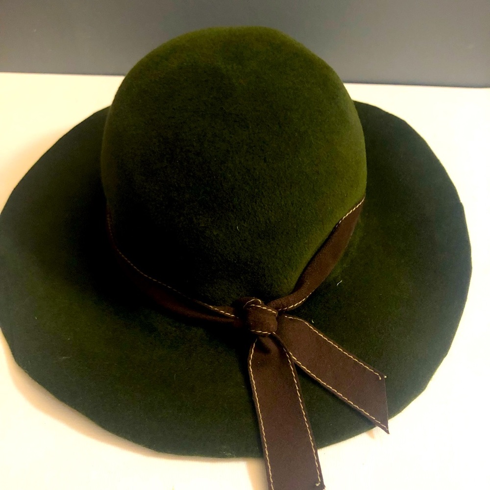 Green Velvet Hat